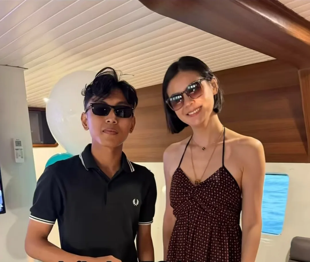 Bangkit Nugraha berfoto bersama CEO Bitget